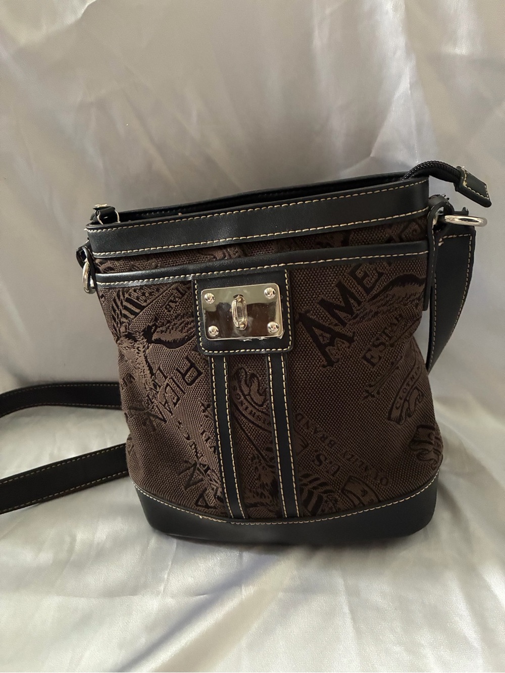 Women’s Purse brand American Living color Brown size Medium